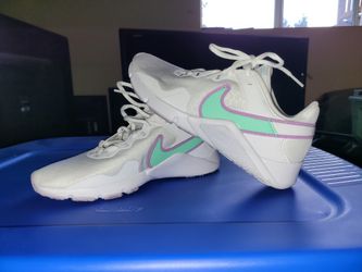 Nike Legend Essential 2 Women's Training Shoe White Green Glow CQ9545-100 US 6.5
