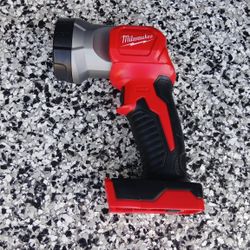 FLASHLIGHT MILWAUKEE TOOL ONLY 