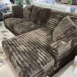 Contemporary Chocolate Brown Ultra Comfy Soft Deep Seating Sectional Couch With Chaise With Cupholder 