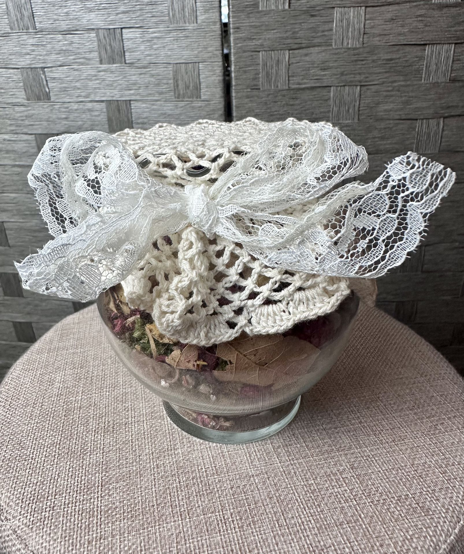 Vintage Indiana Glass Potpourri Holder