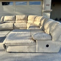 Large Beige Sectional-FREE DELIVERY 🚚 