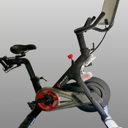 PELOTON BIKE 