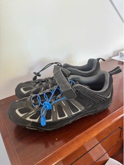 Mountain biking shoes