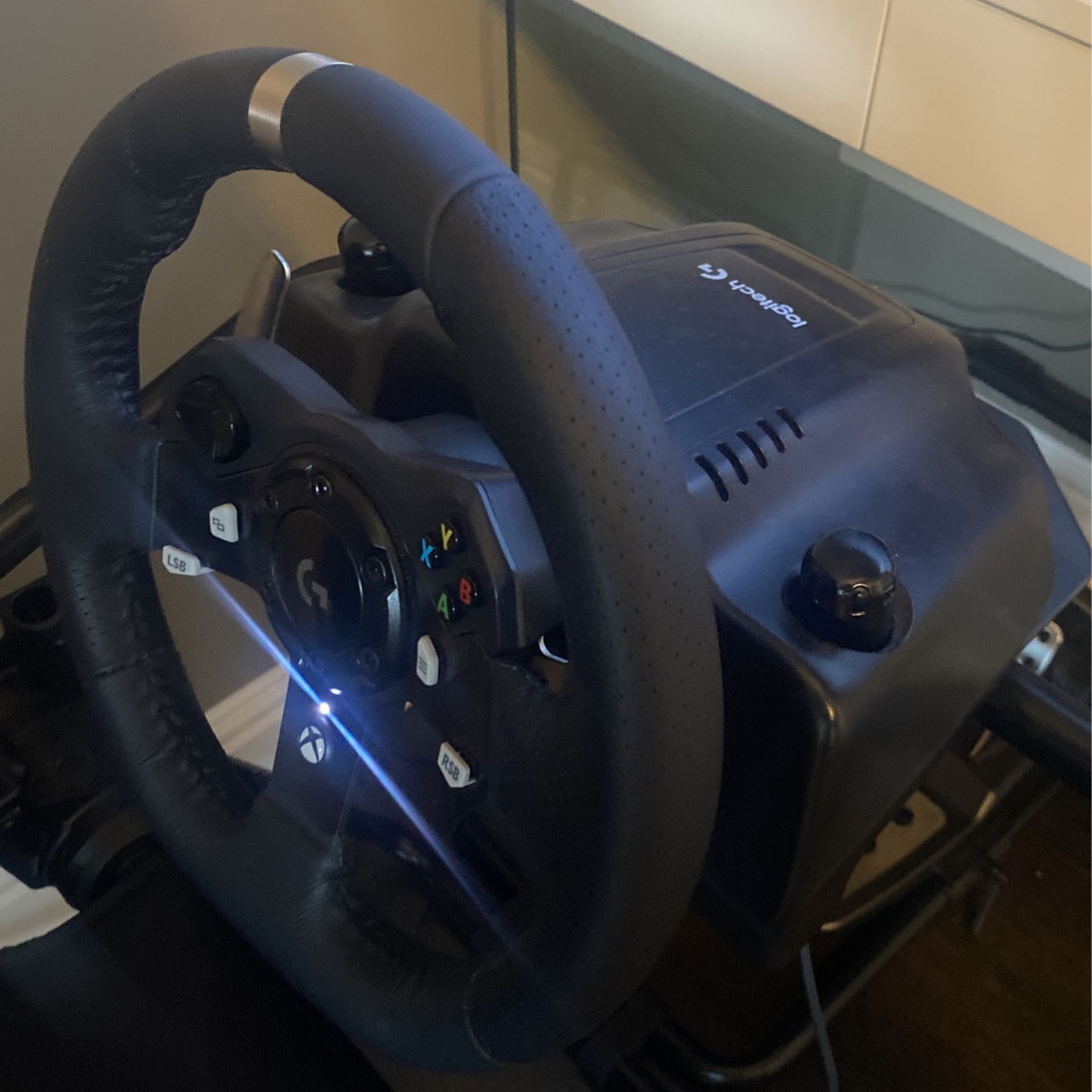 Logitech G27 Steering Wheel, Pedals, Shifter Set (Used) for Sale in  Jericho, NY - OfferUp