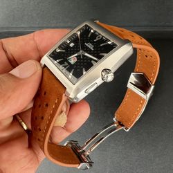 Tag Heuer Professional Golf Men's Wristwatch, Special Edition,Titanium and leather strap. Swiss made quartz Ronda movement. Mint condition.  