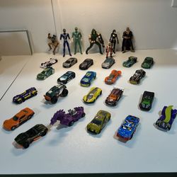 Hot Wheels cars lot VINTAGE 22 pieces & 7 action figure