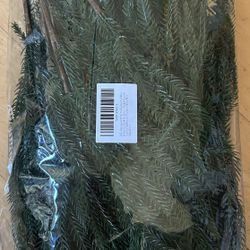 12 PCS Christmas Decor Norfolk Pine Stems, 18 inch Norfolk Pine Branches Artificial DIY Greenery Stems Fake Cedar Pine Picks Plastic for Vase Indoor O