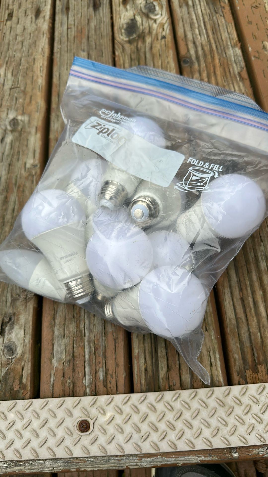 10 Mix Of WiFi And Bluetooth Smart Bulbs