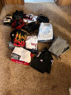 Women’s clothes size MEDIUM AND SMALL name brand clothes