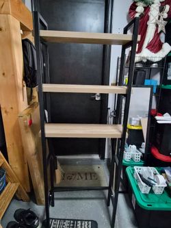 Bathroom shelf