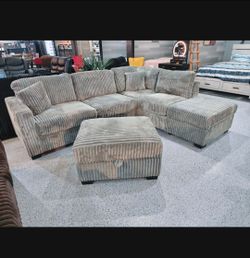 Sectional sofa with ottoman new