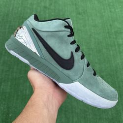 NIKE KOBE 4 PROTRO “GIRL DAD” (Size 10.5, Men’s)