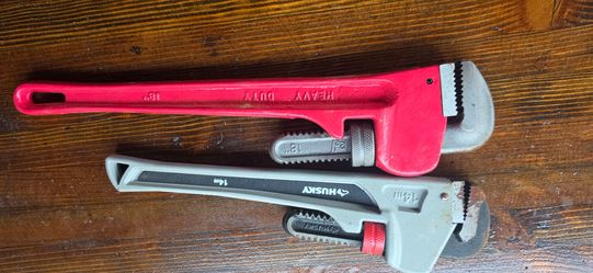 2 pipe Wrench
