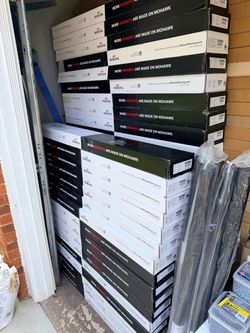 Shaw and Mohawk Flooring Boxes – Large Lot