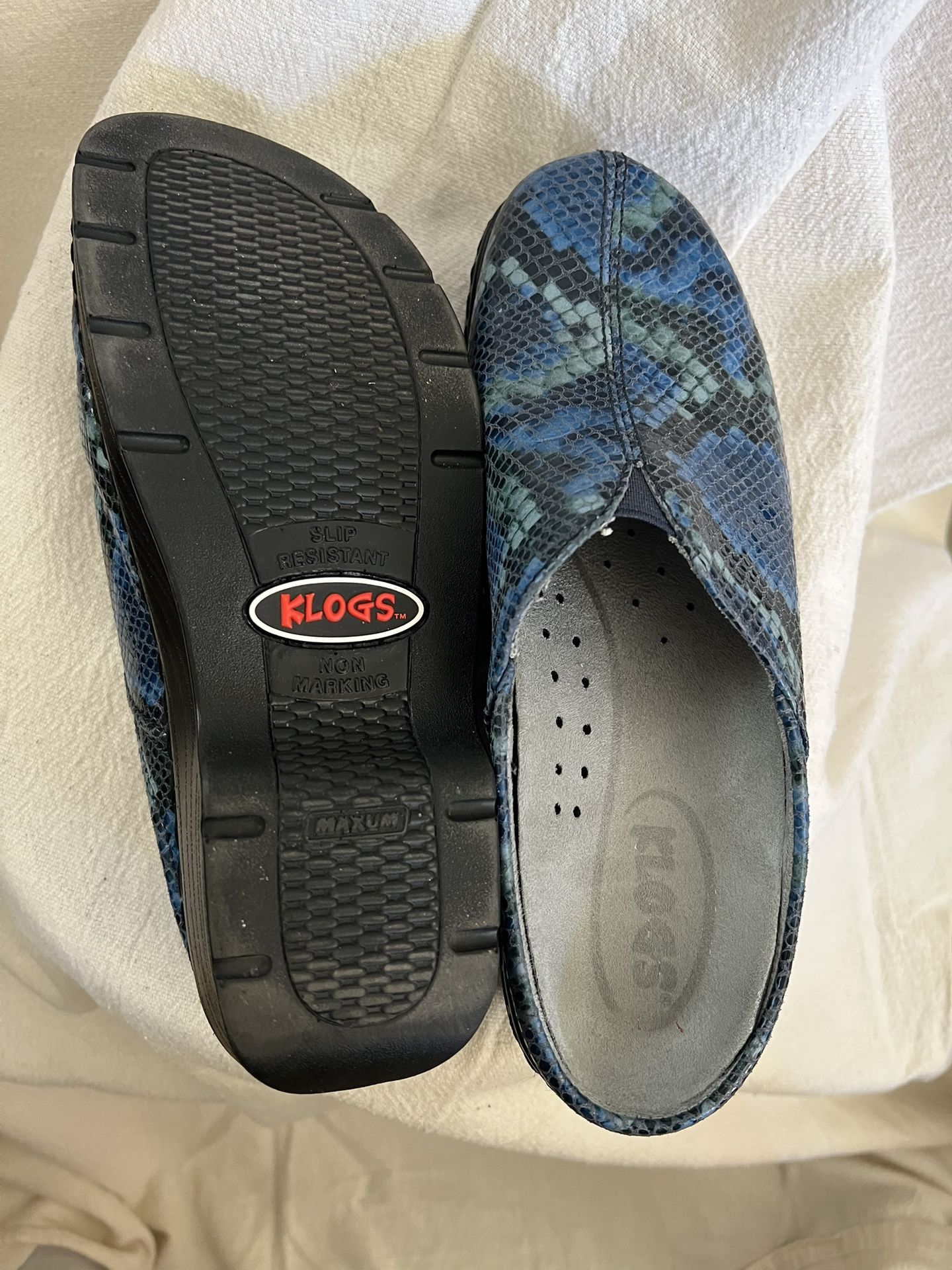 Klogs footwear - leather - blue snakeskin design brand new