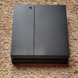 Sony PS4 Console Model: CUH-1215 A