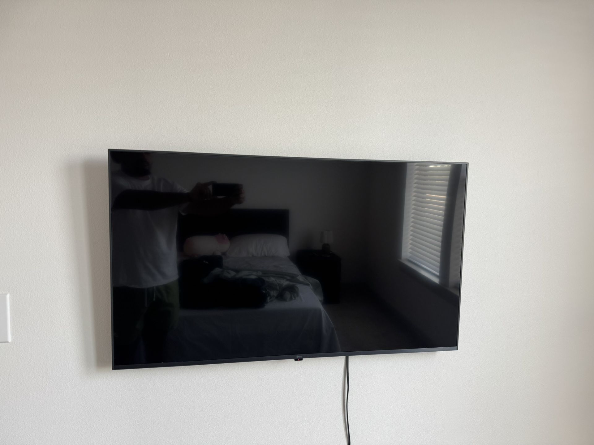 43” LG Smart TV