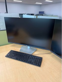 (53) Dell 27" 4K UHD monitor (3840x2160) with IPS panel