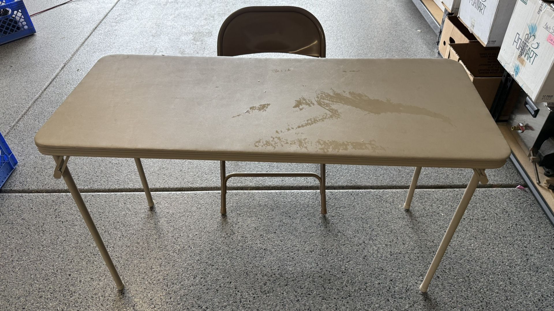 Foldable rectangle card table and metal foldable chair set