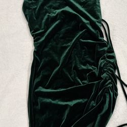 Velvet Emerald Women’s Formal Dress