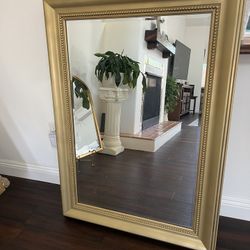 Gold mirror