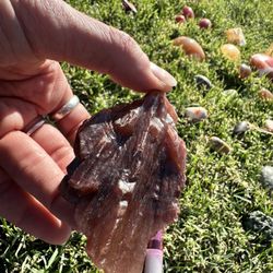 Red calcite