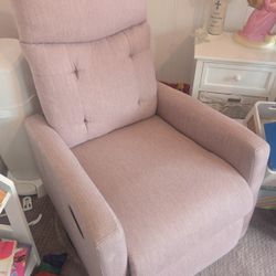 Small Recliner 