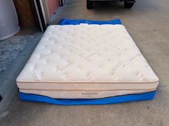 Saatva Classic 14.5” Plush Soft Queen Mattress, Like New