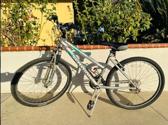 Women’s Schwinn Mountain Bike