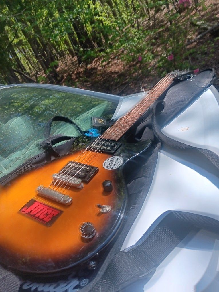 Very Nice Guitar In Great Condition