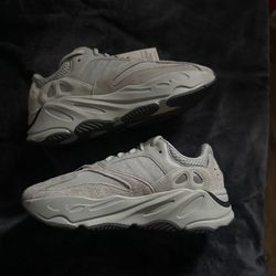 Yeezy Salt Size 7