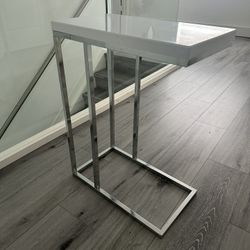 C Side Table - White top & Mirrored legs