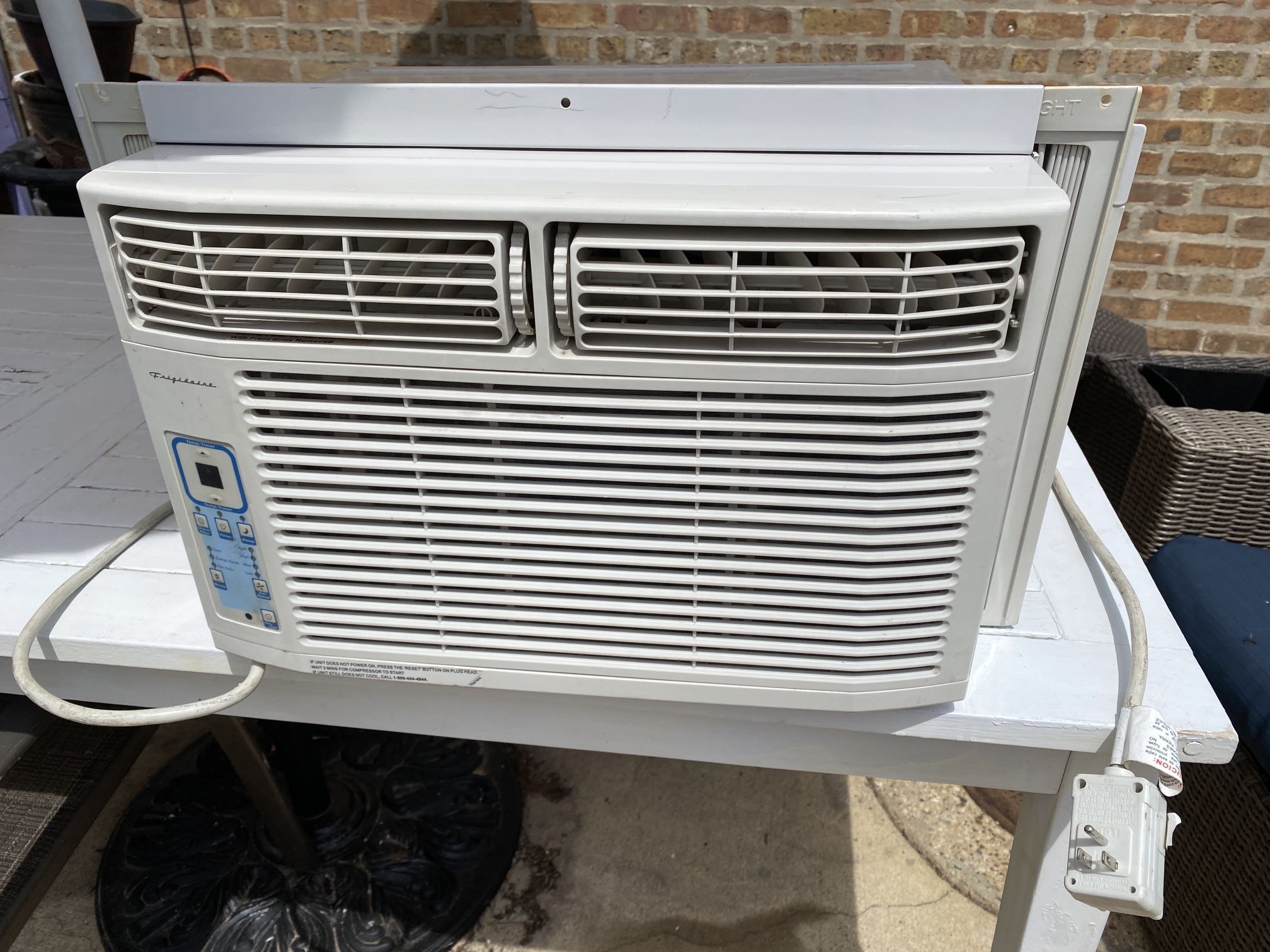 Frigidaire 6000 BTU air Conditioner FAA065P7A Window AC