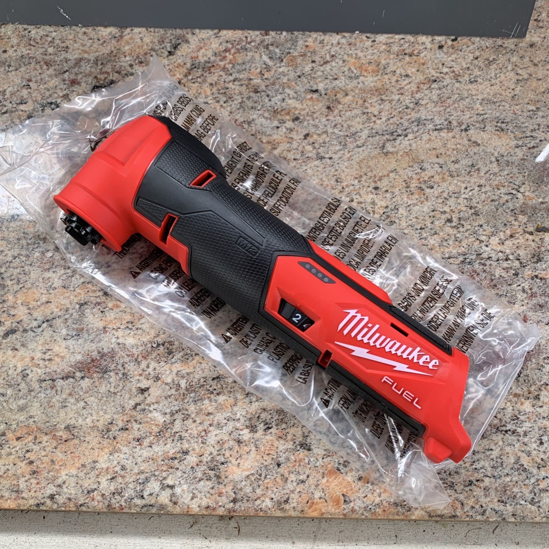 Milwaukee M12 FUEL 12 Volt Lithium Ion Cordless Oscillating Multi