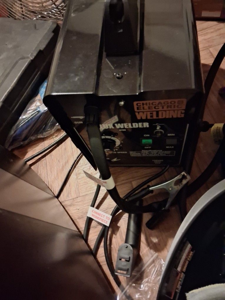 Used Once For 5 Minutes New Wire Welder