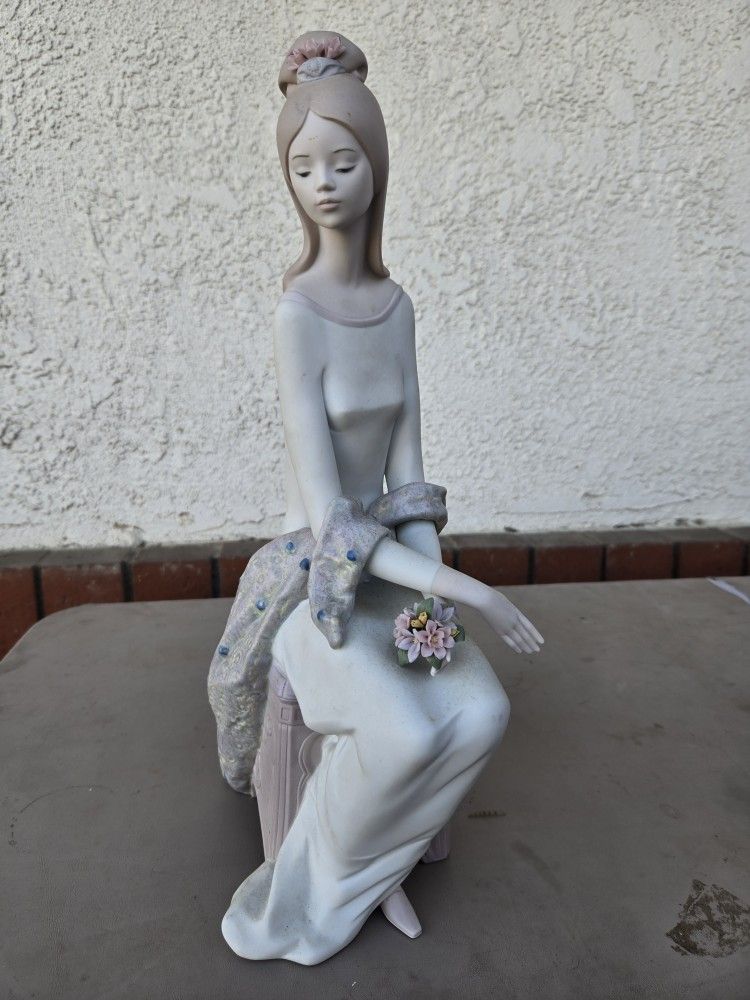 Lladro Figurine