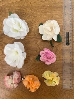 Vtg Mid Century 1960's Artifical Flower 4 Pin Brooches + 3 Hair Clips