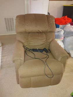 Lazy Boy Pinnacle 33.5" Lift Chair