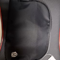 Lululemon Everywhere Belt Bag Crossbody Bag Black