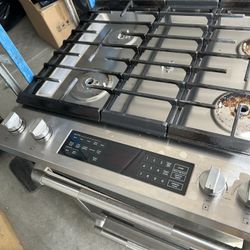 30” JennAir Gas Range 