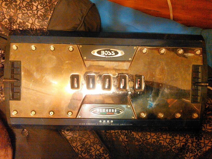Boss Blade Extreme BLX 4000 Watts Amplifier