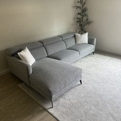 Sectional Couch Brand-New Kasala