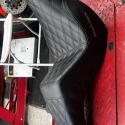 Saddlemen Seat