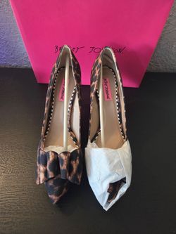 Betsey Johnson Leopard Print Pointed-Toe Flats