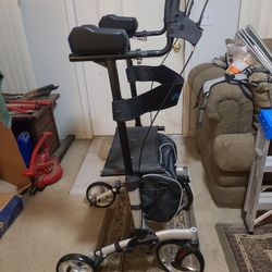 ELENKER UPRIGHT WALKER