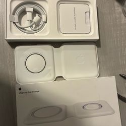 Apple MagSafe Duo Charger