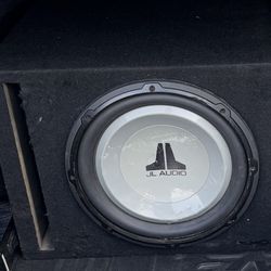 12 INCH JL AUDIO W1 W/ PORTED BOX