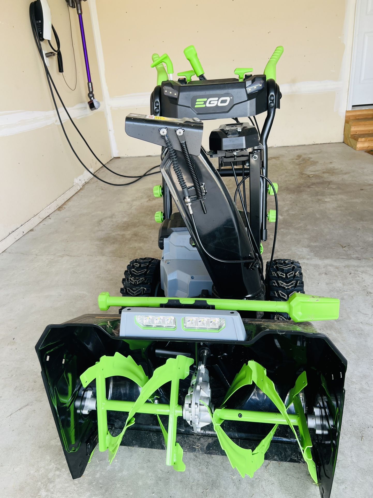 ❄️ EGO POWER+ 56V 24" Two-Stage Self-Propelled Snow Blower (w/ Batteries & Charger)