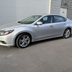 2017 Nissan Altima 3.5 SR
