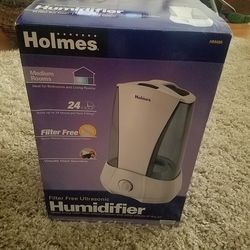 Brand new Holmes filter free humidifier
